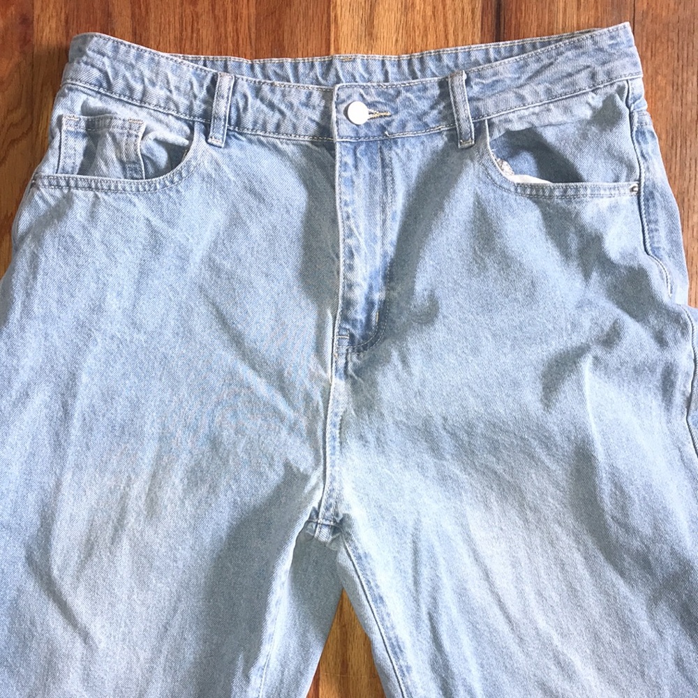 Shein Lightwash Blue Jeans - Picture 2 of 5